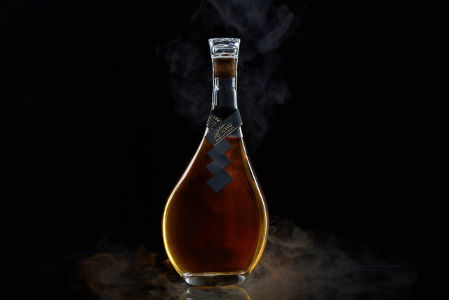 琥珀浄酎 -Sake Zest Spirit アメリカンホワイトオーク樽熟成 710ml / 桐箱